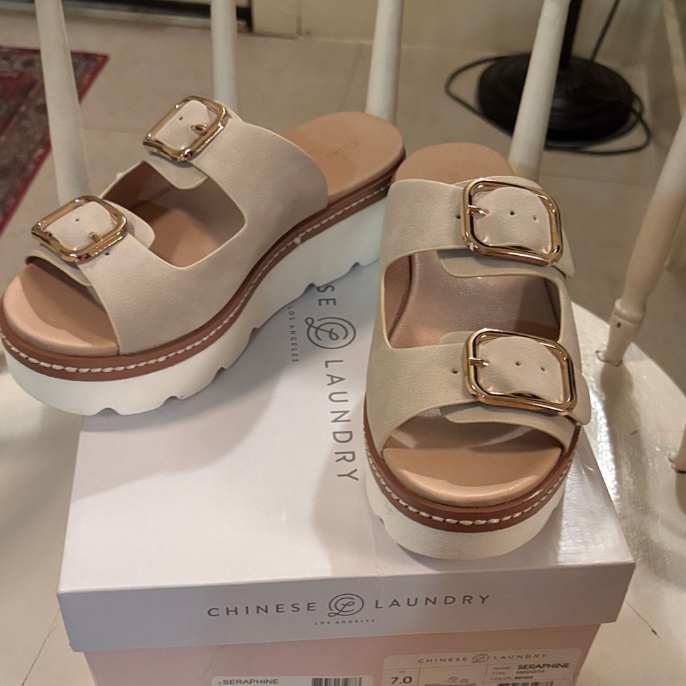 Chinese Laundry Beige Sandals with Gold Buckles NWOT